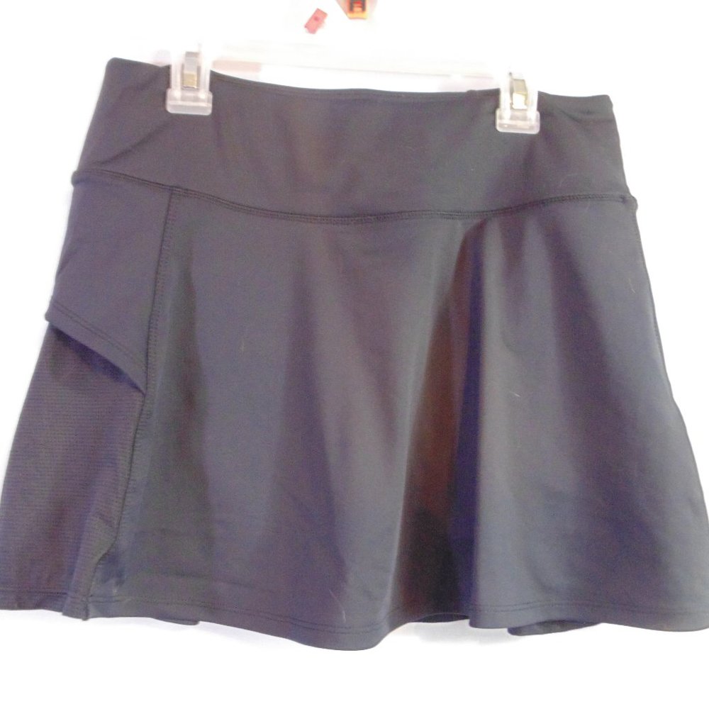 Peach Yuko Skort.  Activewear/Tennis/Golf  Black Size small.